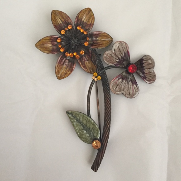 3 for $10❌ UO flower brooch