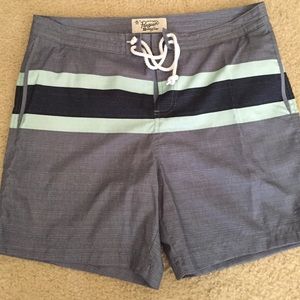 Men's Penguin swim trunk in size 32
