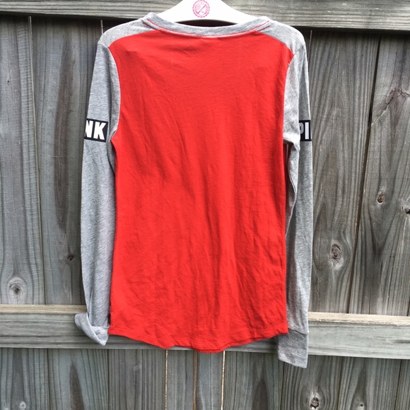 ‼️SOLD‼️BNWT VS PINK LONG SLEEVE V-NECK TEE - Picture 2 of 2