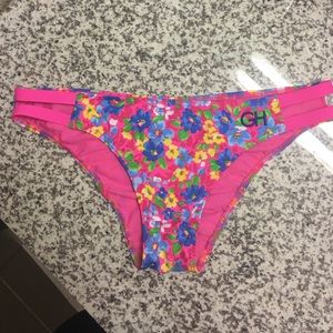 GILLY HICKS SWIM BOTTOMS! 👙