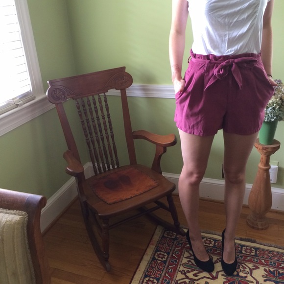 Sueded berry high waist shorts
