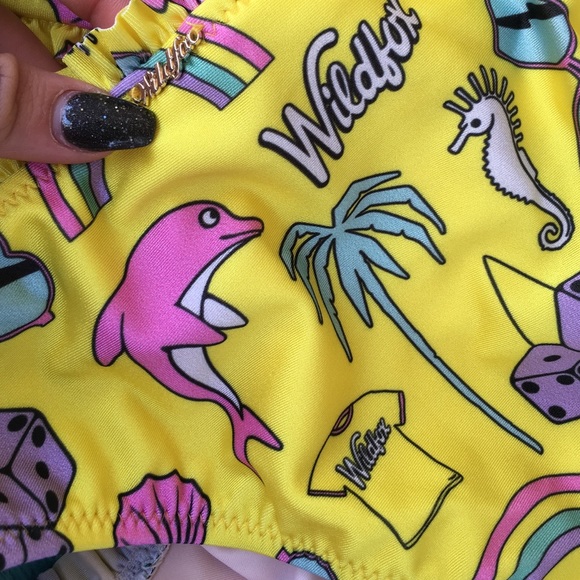 WILDFOX SZ S YELLOW DICE DOLPHINS ONE PIECE SWIM - Picture 4 of 4