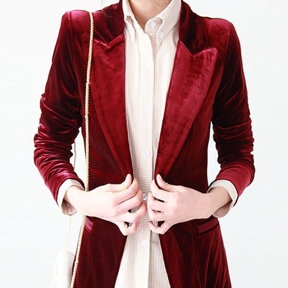 ❗️ISO Oasap Red Velvet Blazer❗️
