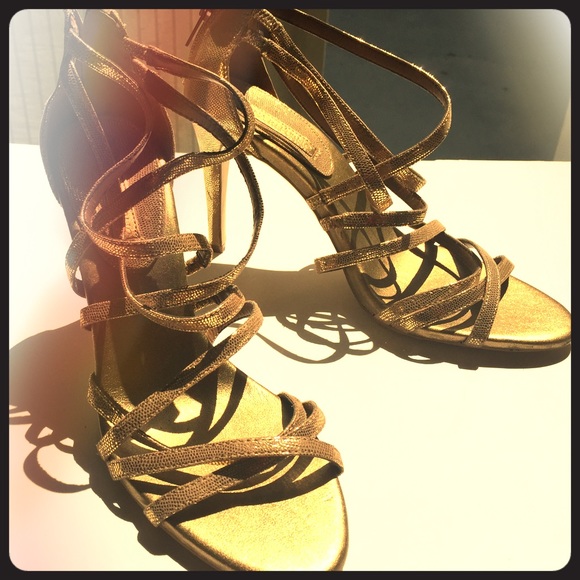 Banana Republic strappy gold heels never been worn