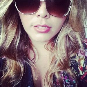 Meet your Posher, Elvira