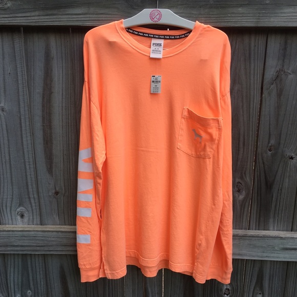 ‼️SOLD‼️BNWT VS PINK DOG LOGO CREW - Picture 2 of 3