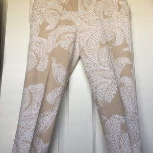 Chico's SoSlimming Nuetral Color Crop Pants size 1