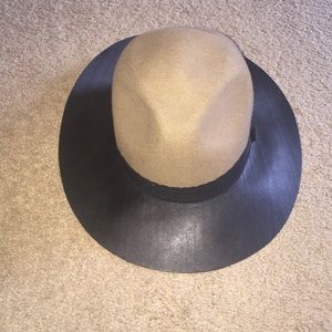 BCBG floppy hat
