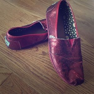 Red sparkly Toms