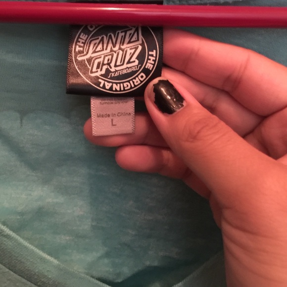 Authentic Santa Cruz V-Neck. - Picture 2 of 3