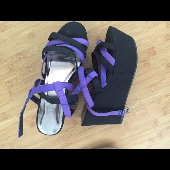 Purple and black strap platforms