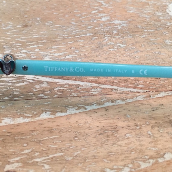 Beauteous Tiffany & Co. Locks Sunglasses - Picture 4 of 6