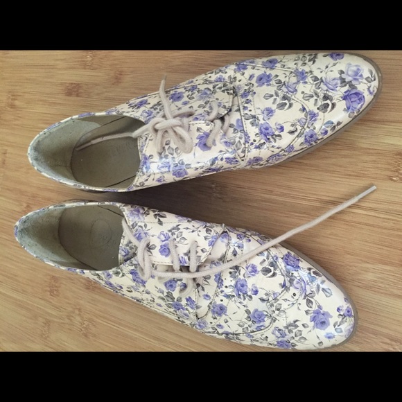 Flowered oxfords