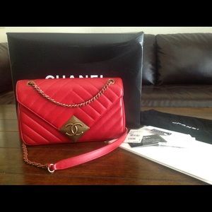Chanel diamond flap bag Chanel diamond flap bag