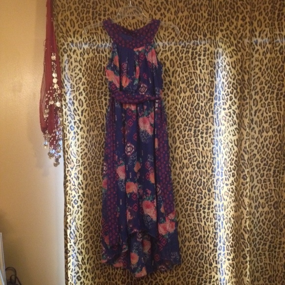 Very cute flowy dress