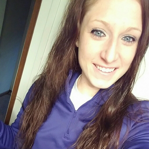 Meet your Posher, Allison - Picture 1 of 1