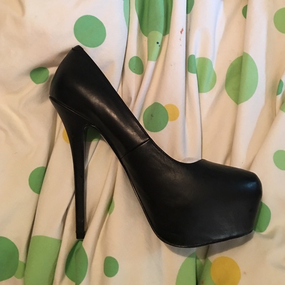 Steve Madden Platform Pump