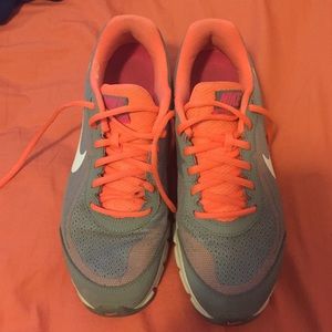Nike shoes size 9