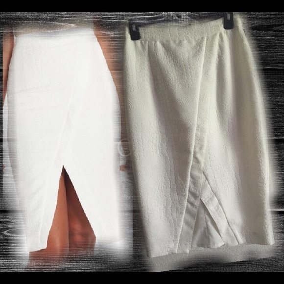 Snakeskin Offwhite crossover pencil skirt