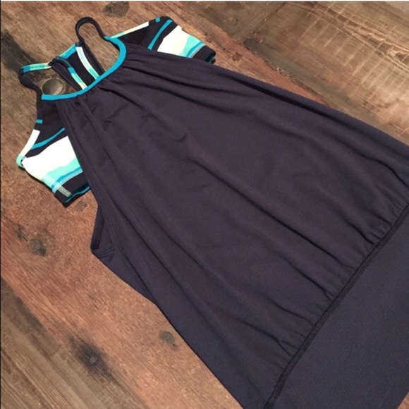 Size 4 lululemon workout top