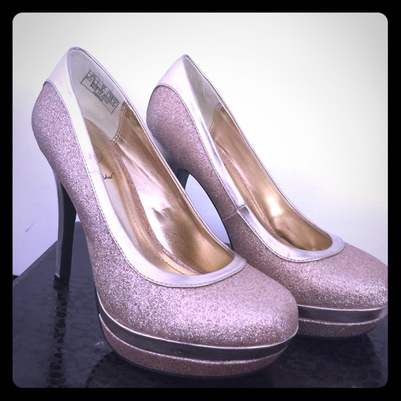 Glitter Gold Pumps!!!