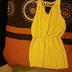Cute casual yellow dress, never worn, NWT