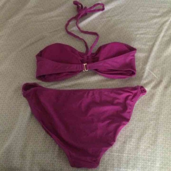 Fuchsia bikini - Picture 2 of 2