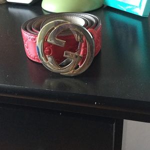 - Pre owned Gucci belt