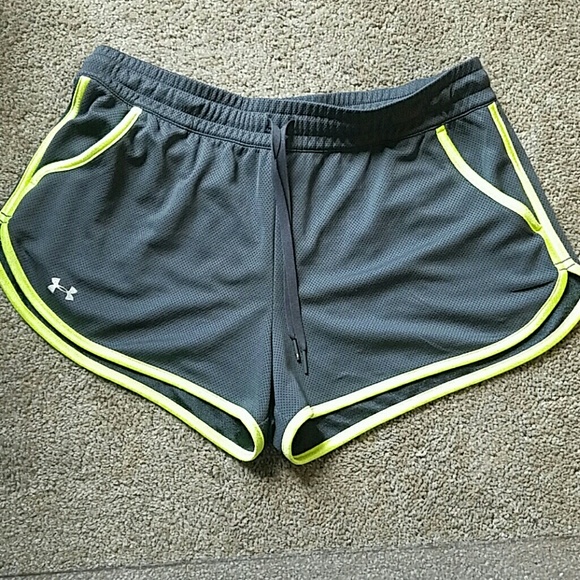 Under Armour athletic shorts with pockets