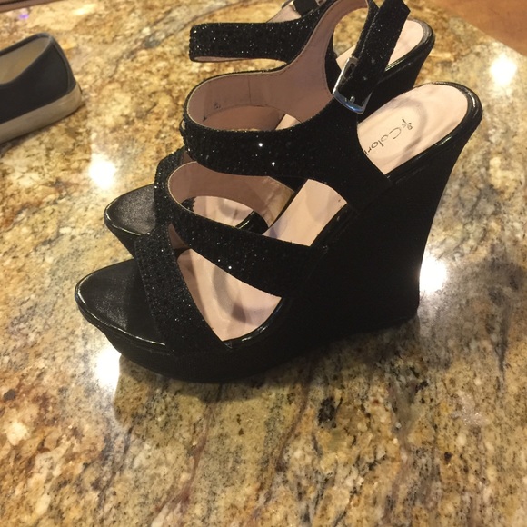 Beautiful black sparkly wedges - Picture 2 of 4