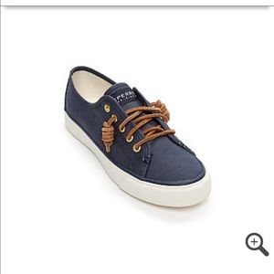 Women's navy sperrys
