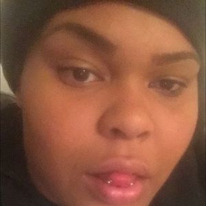 Meet your Posher, Corie