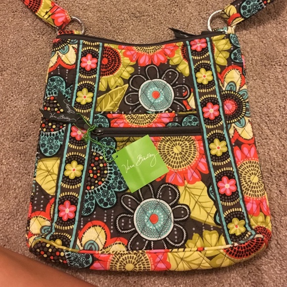 BRANDNEW Vera Bradley cross body!🌸🌸