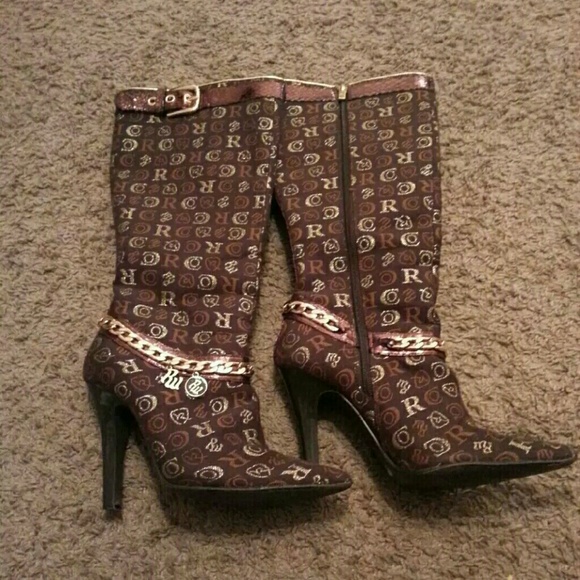 Boots - Picture 2 of 3
