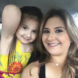 Meet your Posher, Andrea