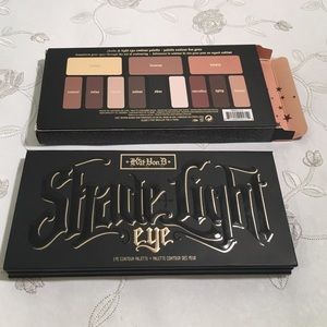 Kat Von D Shade and Light eye palette