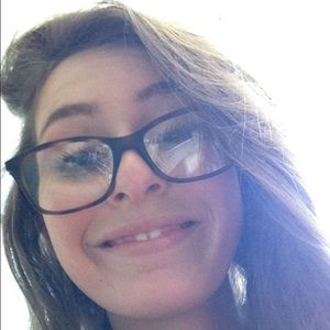 Meet your Posher, Ella