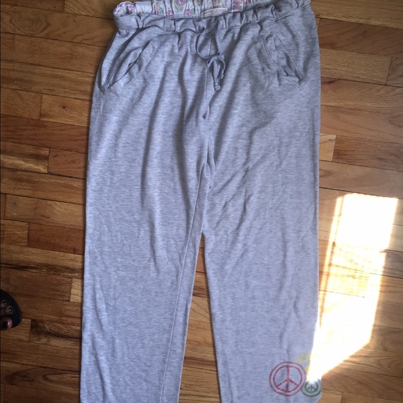 Lounge Set - Picture 2 of 4