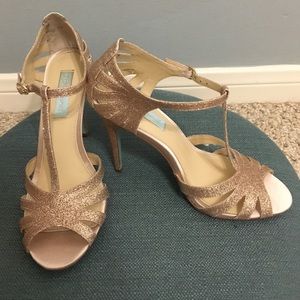 Glitter T-Strap Dress Pump