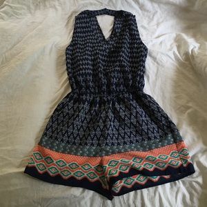 Cute romper size Small!
