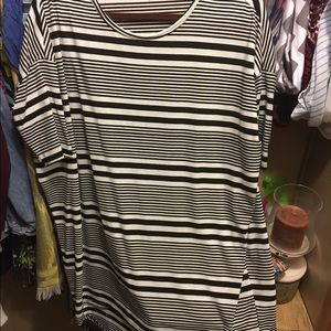 EUC Small Irma Lularoe