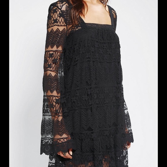 SOLD- Brand New Kimchi Blue Buttercup Lace Dress - Picture 2 of 3