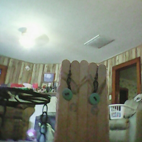 Earings - Picture 1 of 1