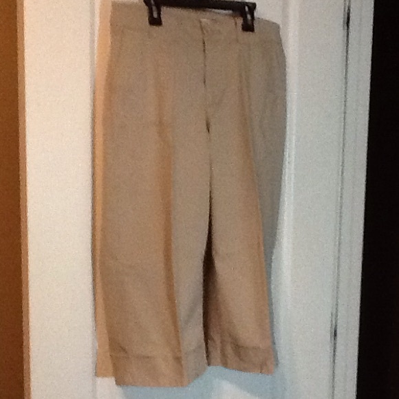Capri pants