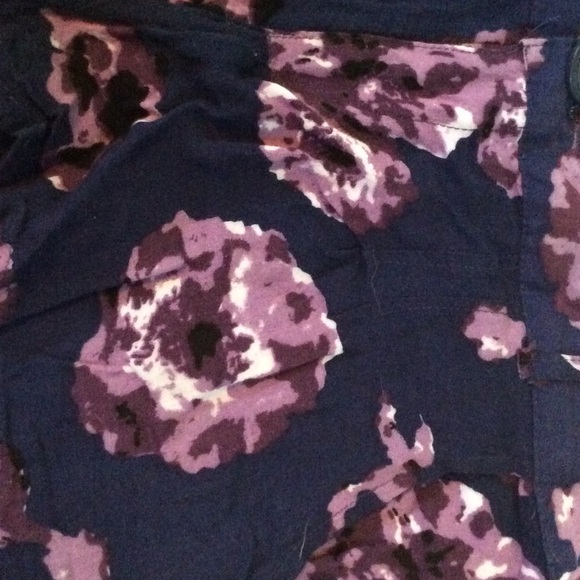 Navy w. Purple and white shorts - Picture 3 of 3