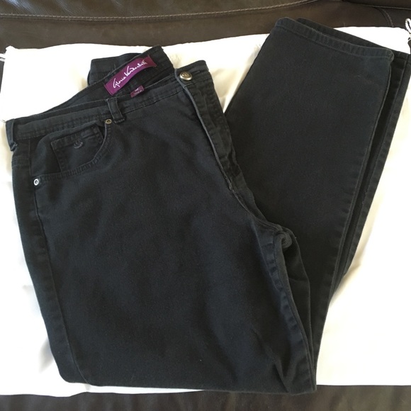 Gloria Vanderbilt Black jeans 🔶SALE🔶