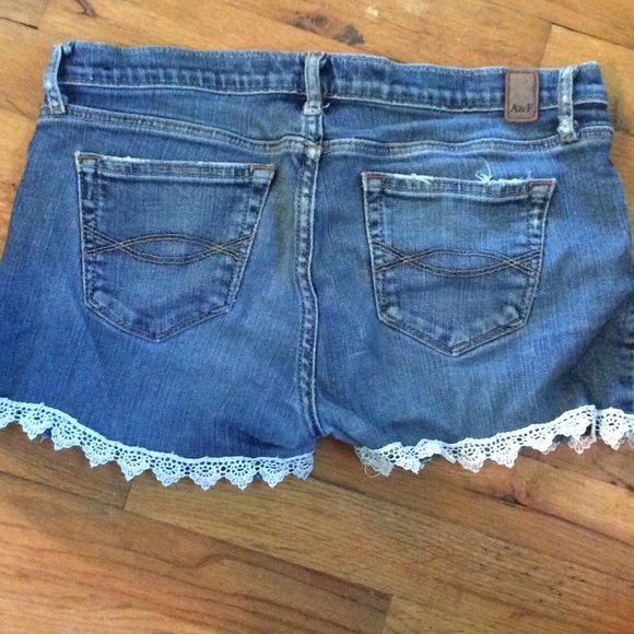 A&F jean shorts with lace trim - Picture 2 of 3