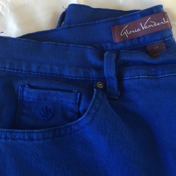 Gloria Vanderbilt Straight leg jeans. 🔶SALE🔶 - Picture 2 of 2