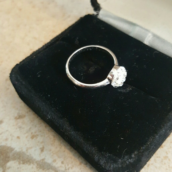 Ring - Picture 2 of 3