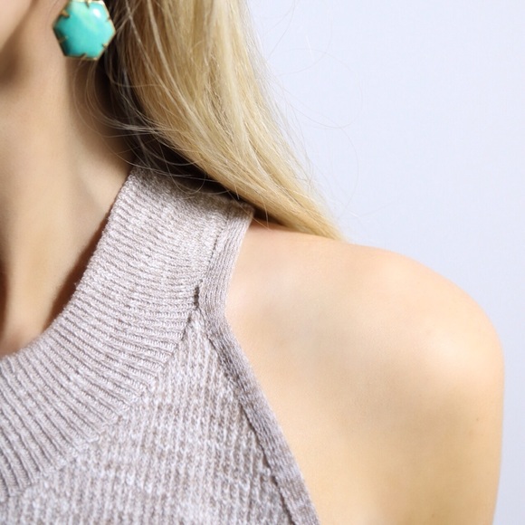 Oatmeal Knit Crop Top *Last! - Picture 4 of 4